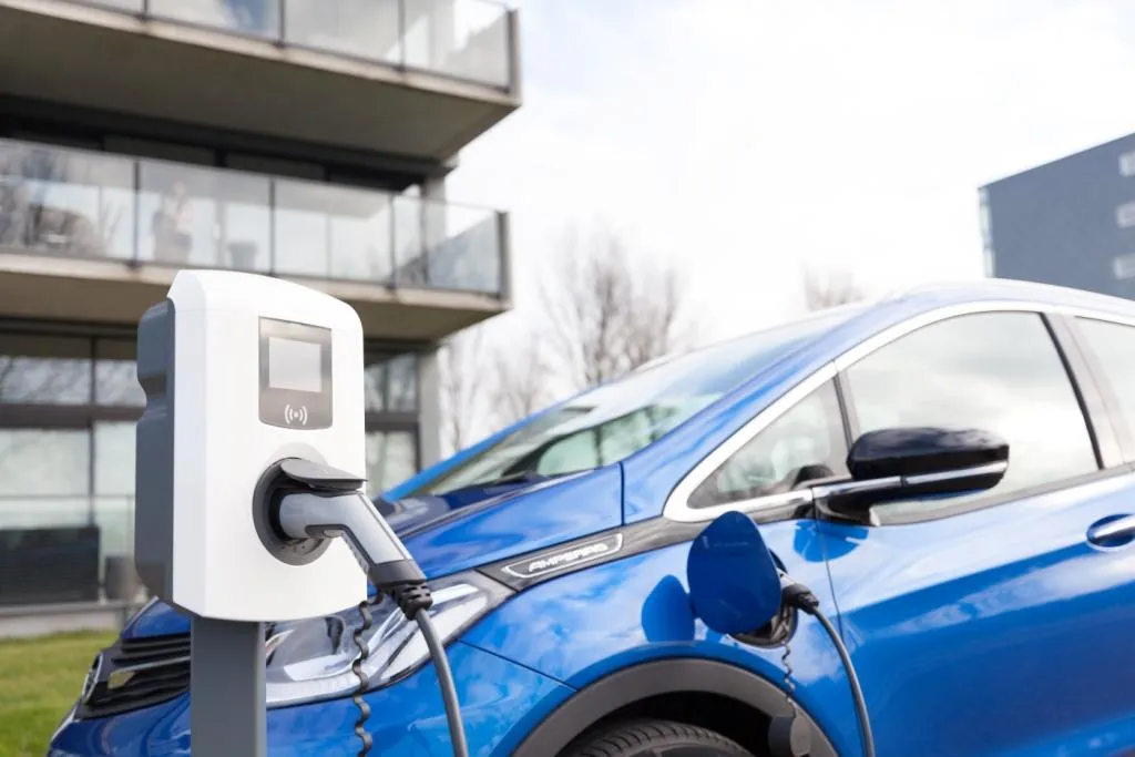 charging station eve single pro line outside building